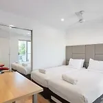 Comfort Two Bedroom Apartment In Heart Southport
