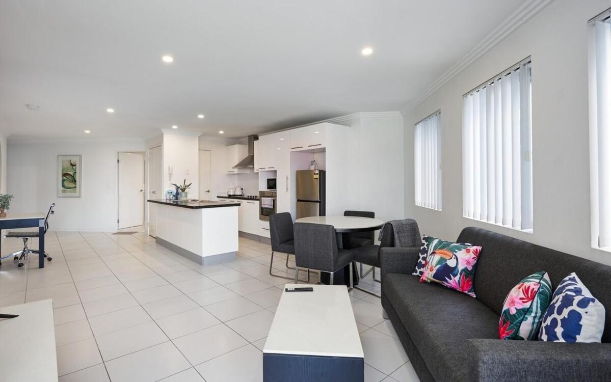 Apartment Comfort Two Bedroom In Heart Southport Gold Coast